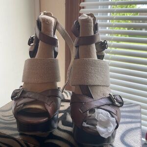 Sexy! Michael Kors Brown Platform Sandals. Great Condition.